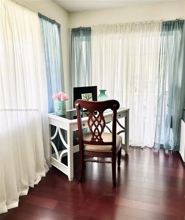 Tamarac, FL 33321,8791 Holly Ct #202