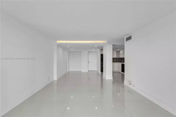 Sunny Isles Beach, FL 33160,100 Bayview Dr #508