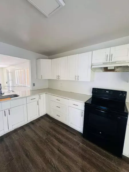 1101 Grant St, West Palm Beach, FL 33407