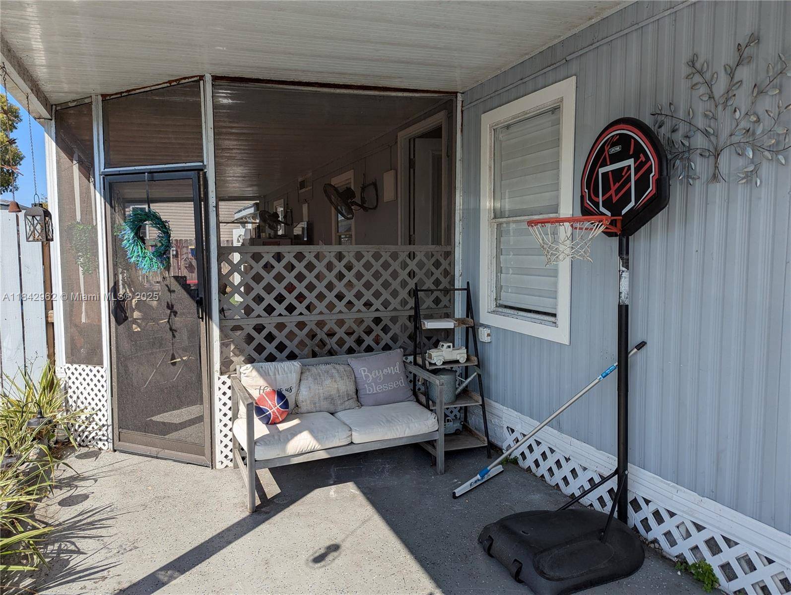 Pembroke Pines, FL 33029,21761 NW 7th Manor