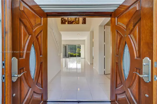 Weston, FL 33326,260 Montclaire Dr