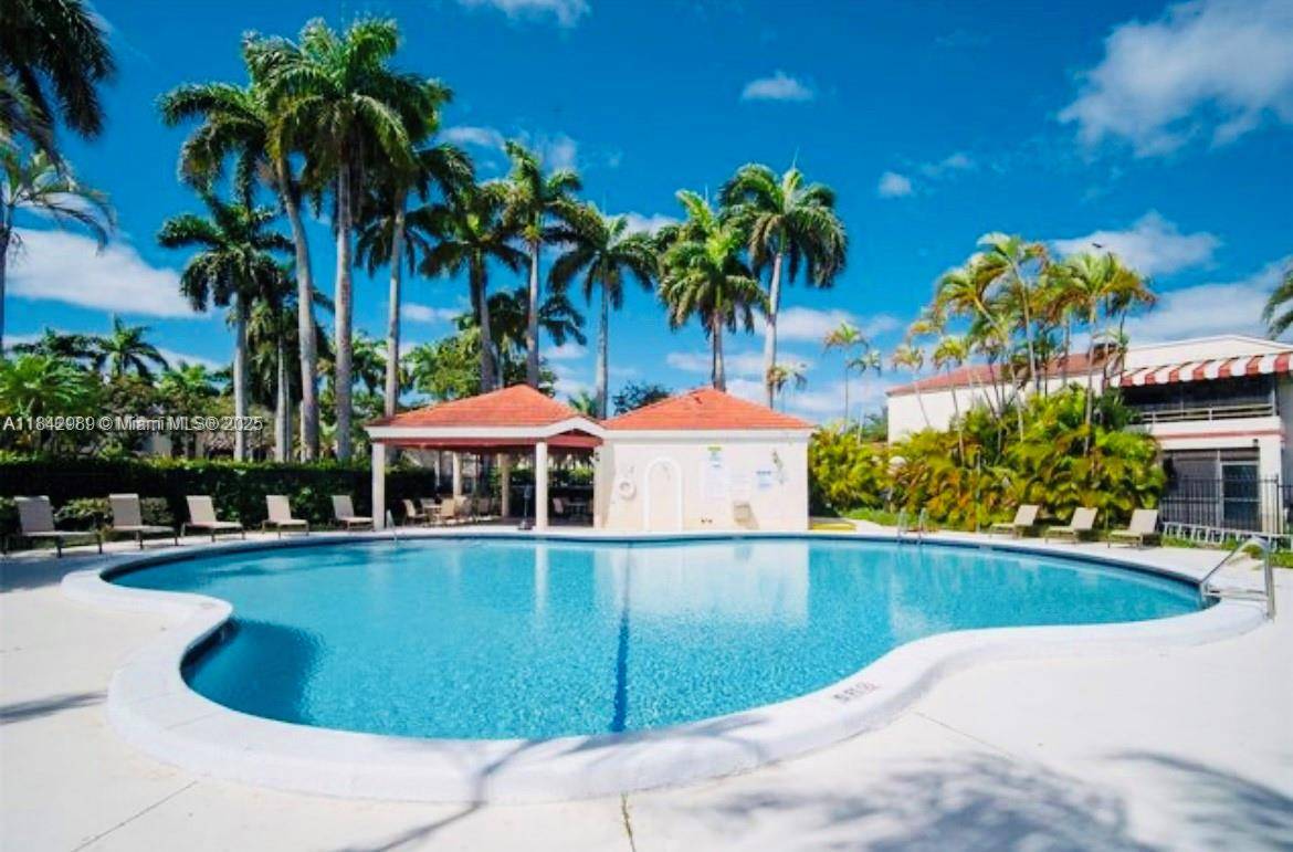 20300 NE 3rd Ct #6, Miami, FL 33179