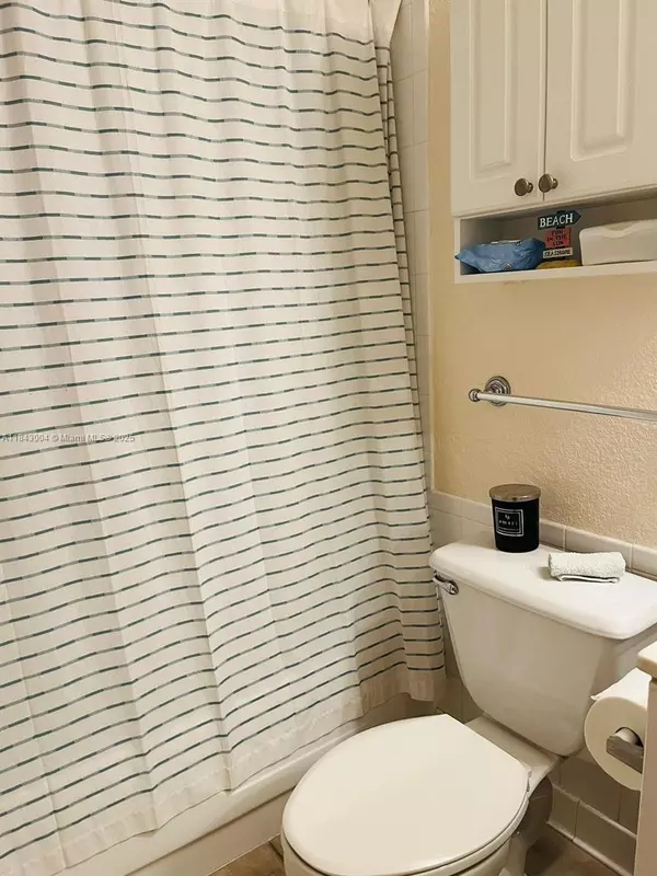 Hollywood, FL 33019,2501 S Ocean Dr #1032 (AVAILABLE AUG)