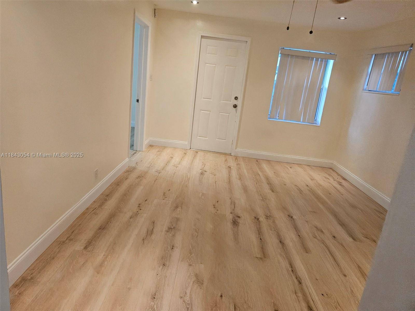 Hollywood, FL 33021,5614 TAYLOR ST #1A