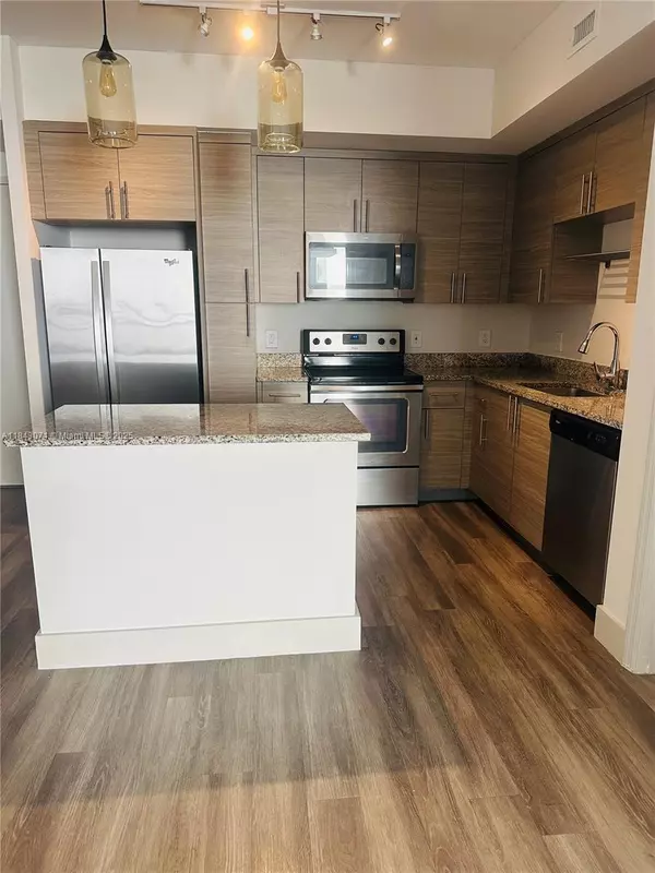 Fort Lauderdale, FL 33316,817 SE 2nd Ave #417