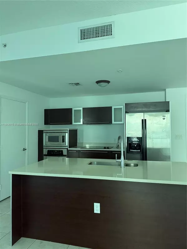 Miami, FL 33132,1900 N Bayshore Dr #1517