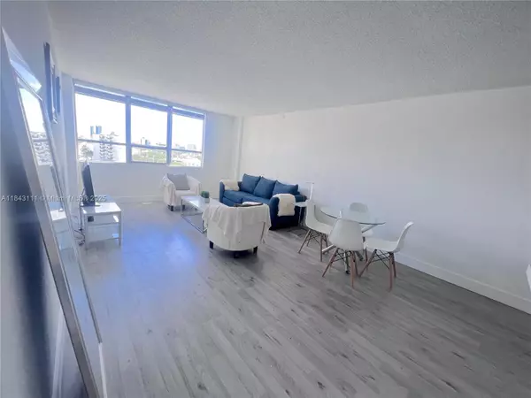 Miami Beach, FL 33139,1500 Bay Rd #808S