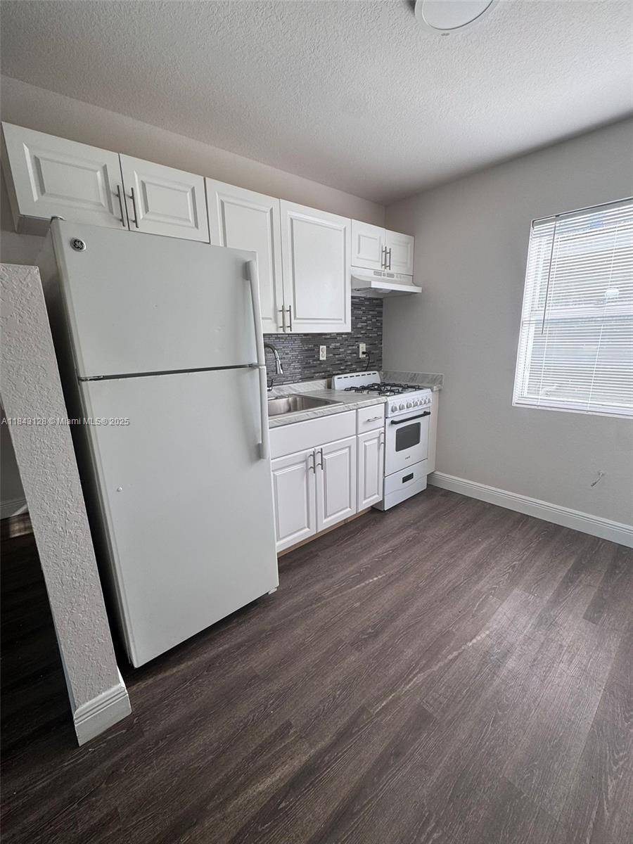 Hollywood, FL 33020,2222 Van Buren St #10