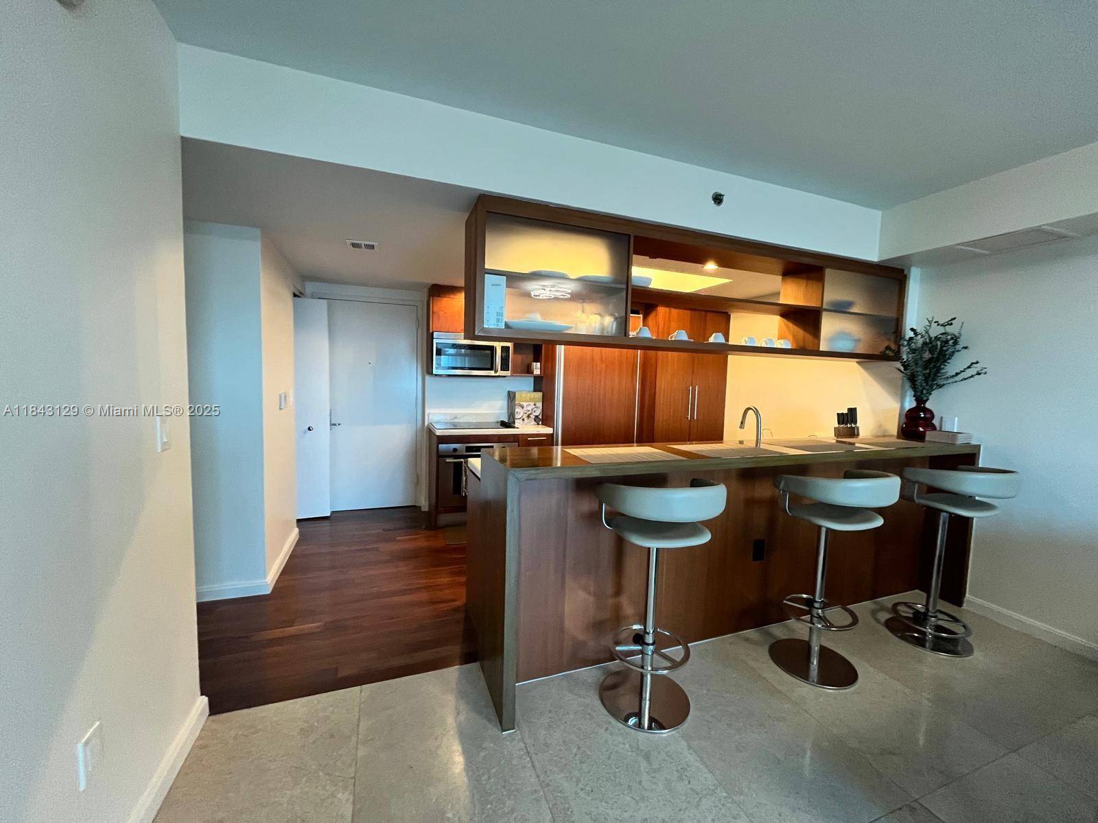 50 Biscayne Blvd #712, Miami, FL 33132