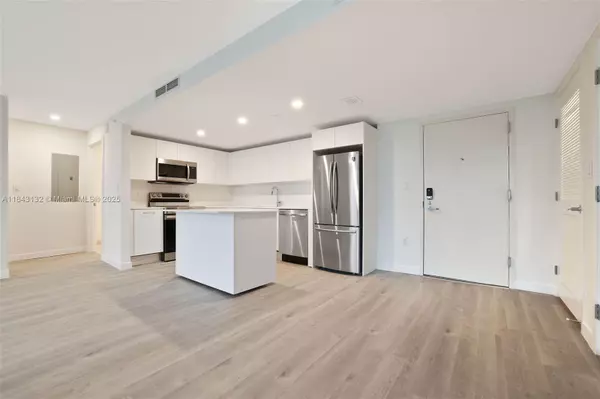 Miami Beach, FL 33139,1504 Bay Rd #N-0808