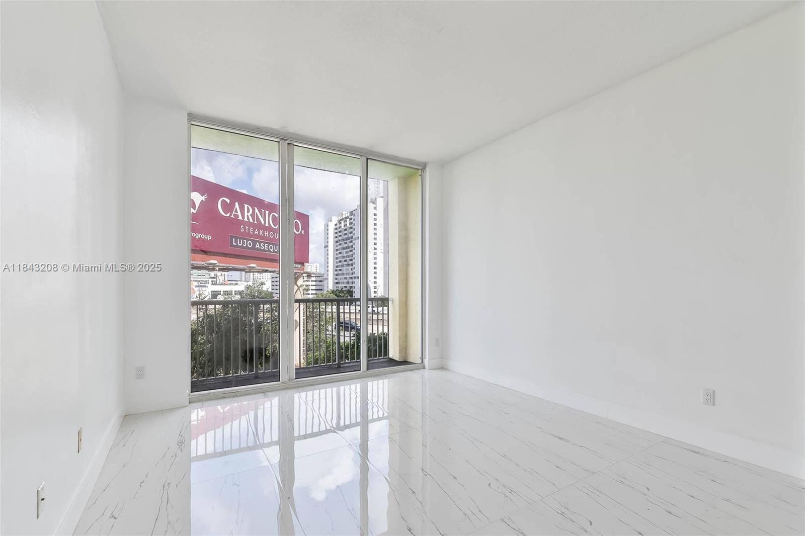Miami, FL 33136,1350 NW 8th Ct #B-5