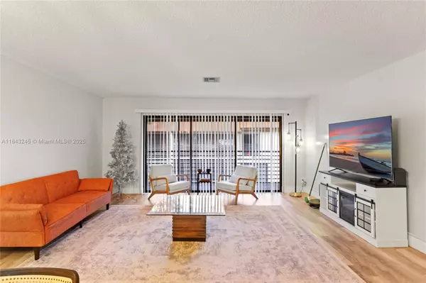 176 W Laurel Dr #1106, Margate, FL 33063