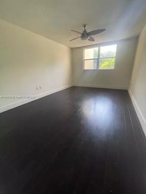 Doral, FL 33166,8235 Lake Dr #307