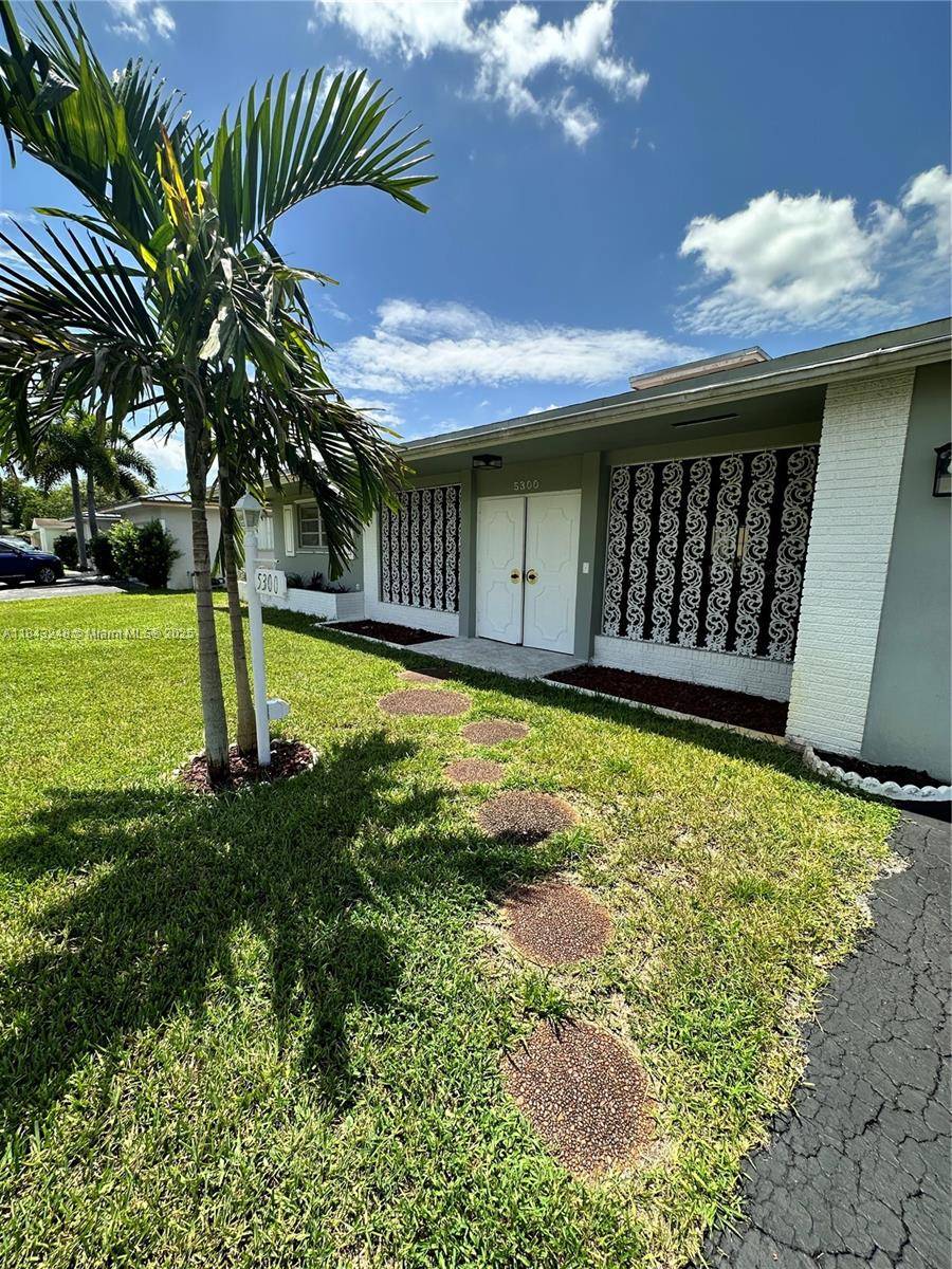 Hollywood, FL 33021,5300 Madison St