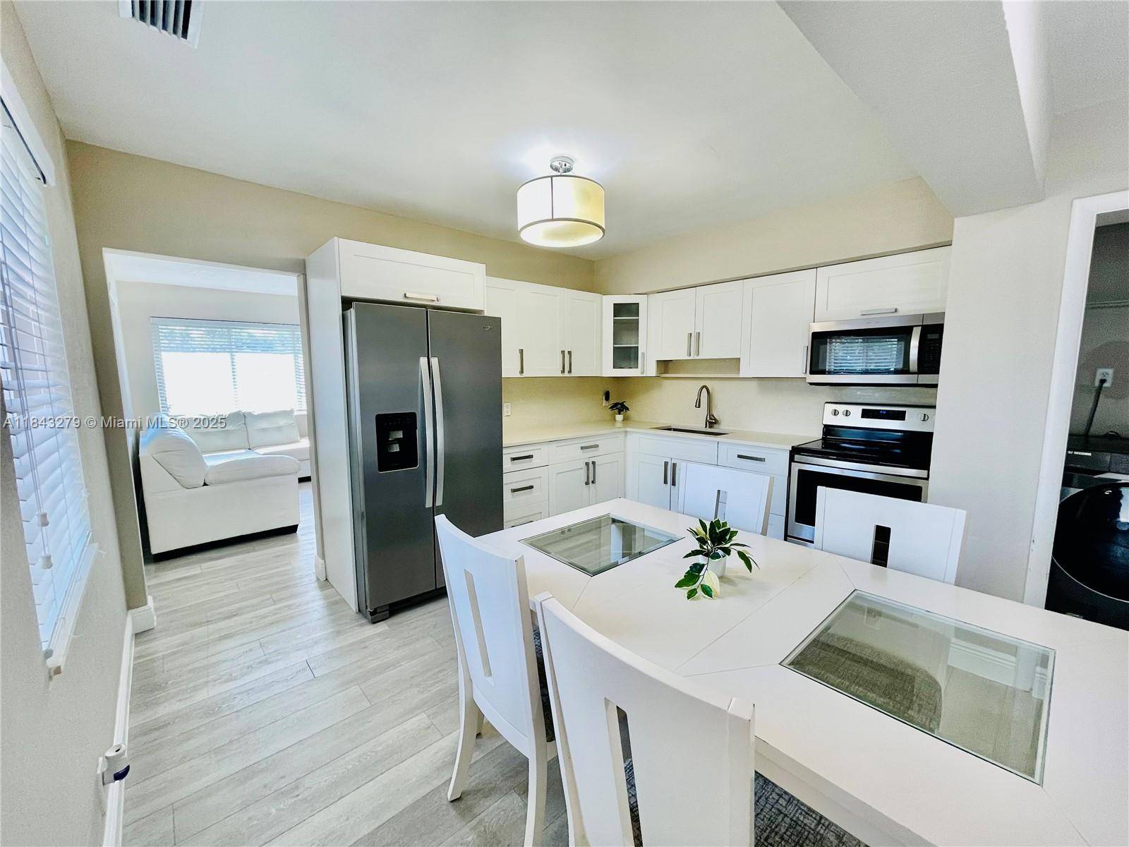 1002 S 27th Ave #0, Hollywood, FL 33020