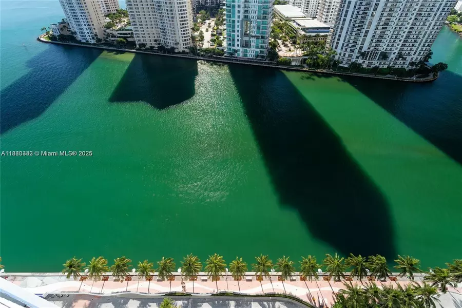 325 S Biscayne Blvd #2315, Miami, FL 33131
