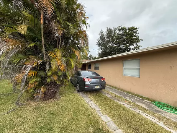 Miami, FL 33161,1555 NE 148th St