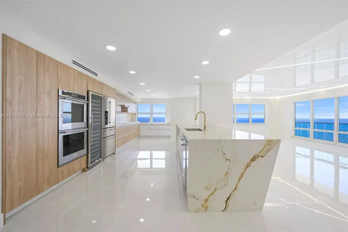 Fort Lauderdale, FL 33308,3410 Galt Ocean Dr #PH2N