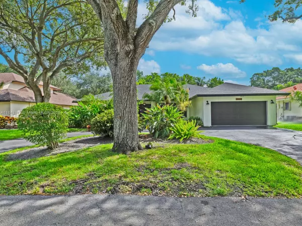 Plantation, FL 33324,1030 SW 91st Ave