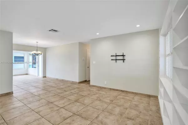 Tamarac, FL 33309,2707 NW 54th St