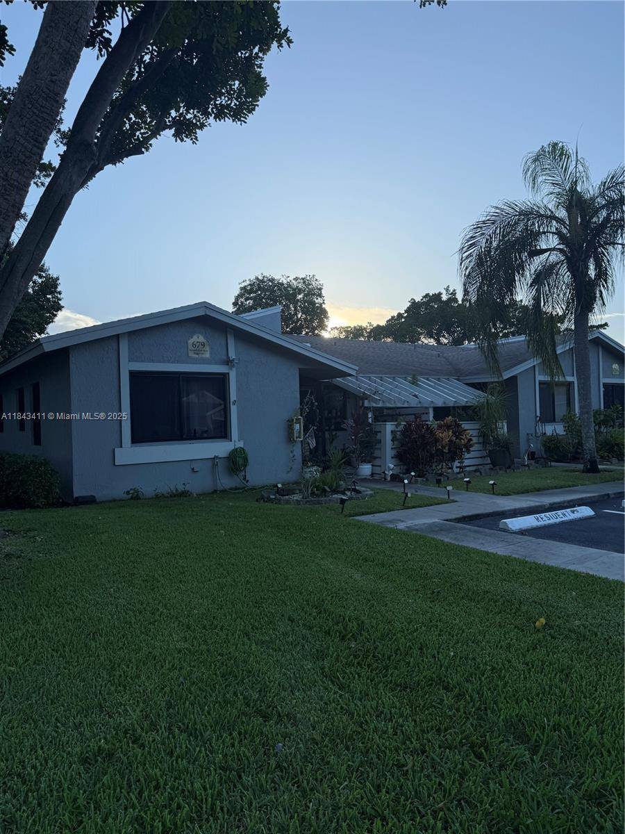 Weston, FL 33326,679 Racquet Club Rd #1