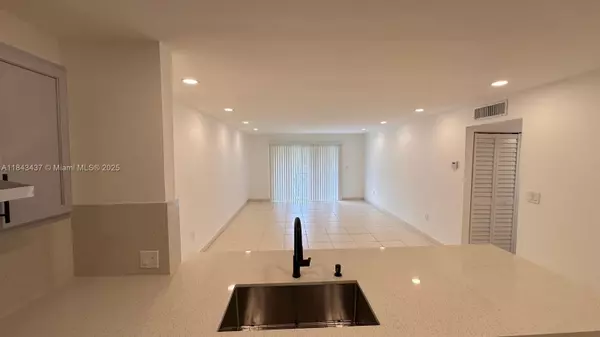 North Miami, FL 33161,11925 NE 2nd Ave #B414