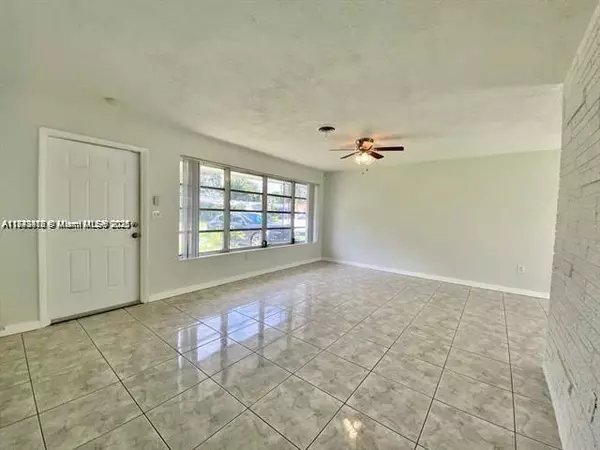 Sunrise, FL 33313,6521 NW 21st St