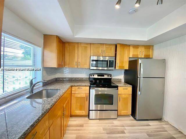 Sunrise, FL 33313,6521 NW 21st St