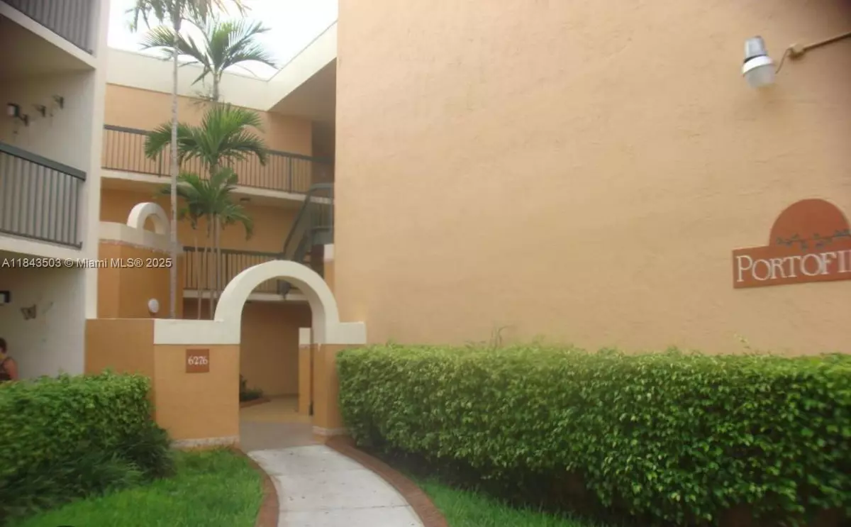 Hialeah, FL 33015,6272 NW 186th St #208