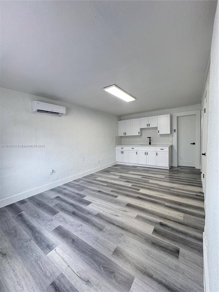 Miami Gardens, FL 33056,17645 NW 37th Ave #2