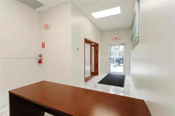 Hollywood, FL 33020,1911 Harrison St #6