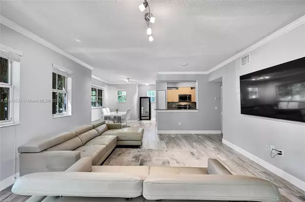 Miramar, FL 33025,2458 Centergate Dr #203