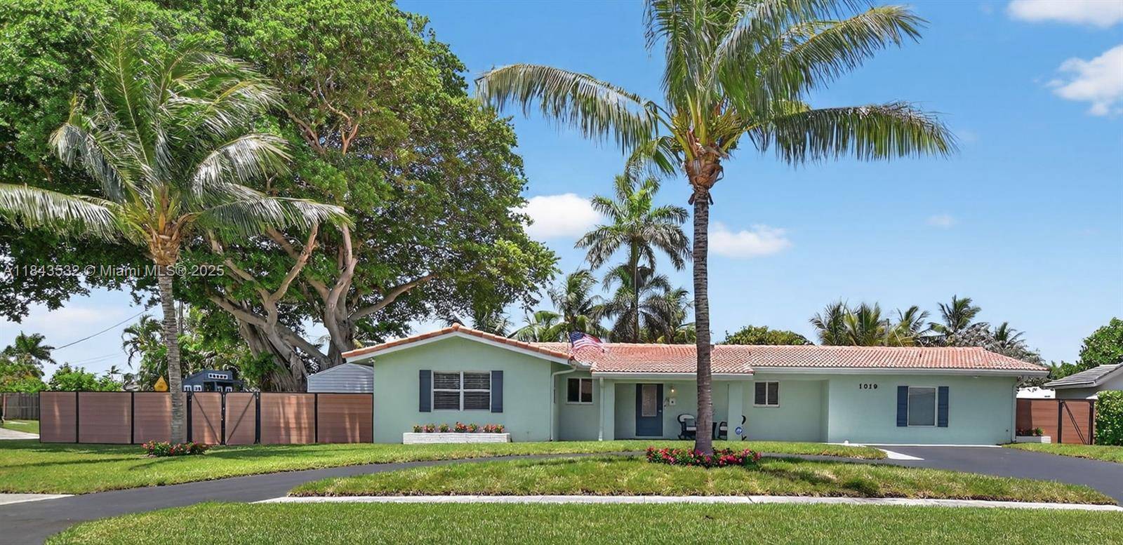 1019 SE 12th Ave, Deerfield Beach, FL 33441