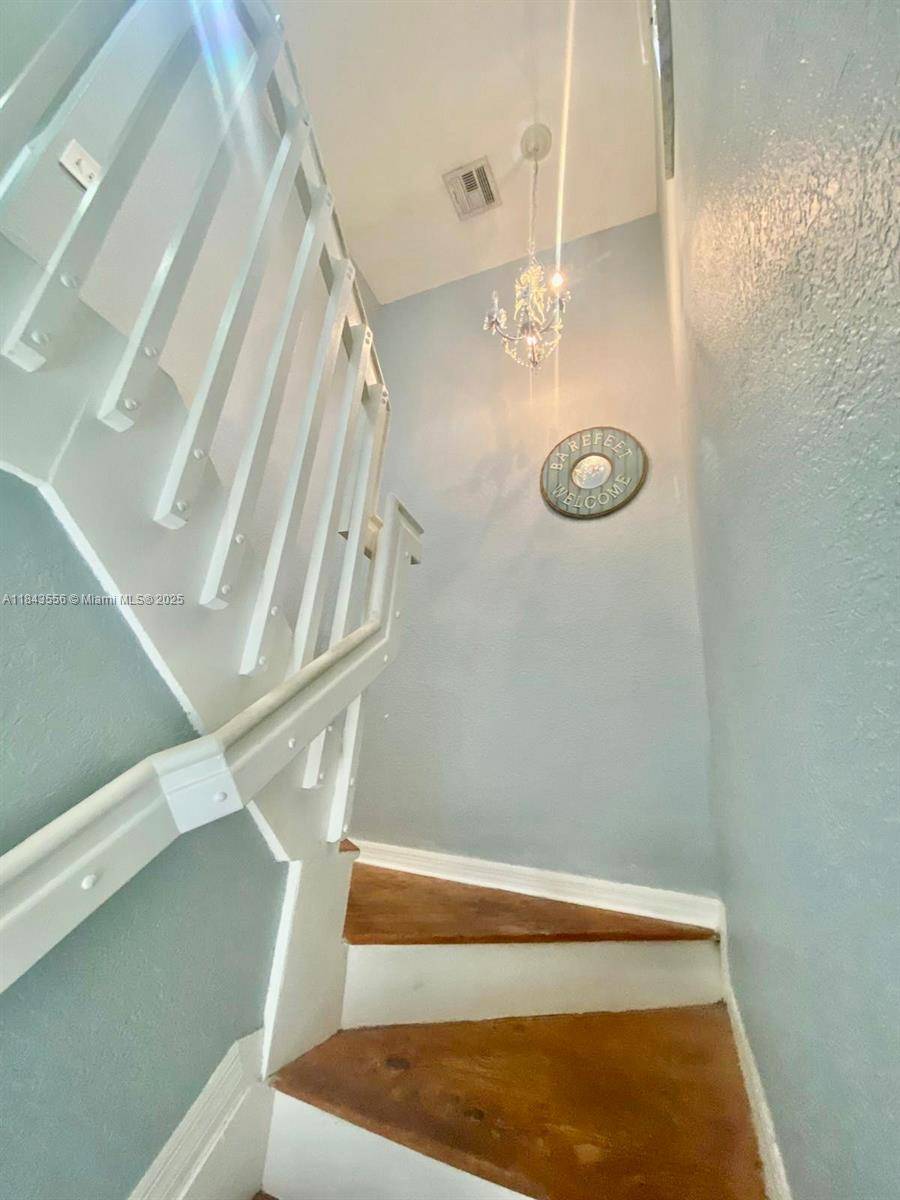 North Miami Beach, FL 33162,2184 NE 167th St #1-110