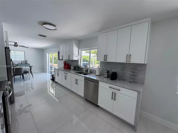 Miami, FL 33183,14233 SW 76th St
