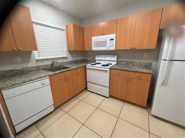 Plantation, FL 33317,4871 NW 9th Dr #4871
