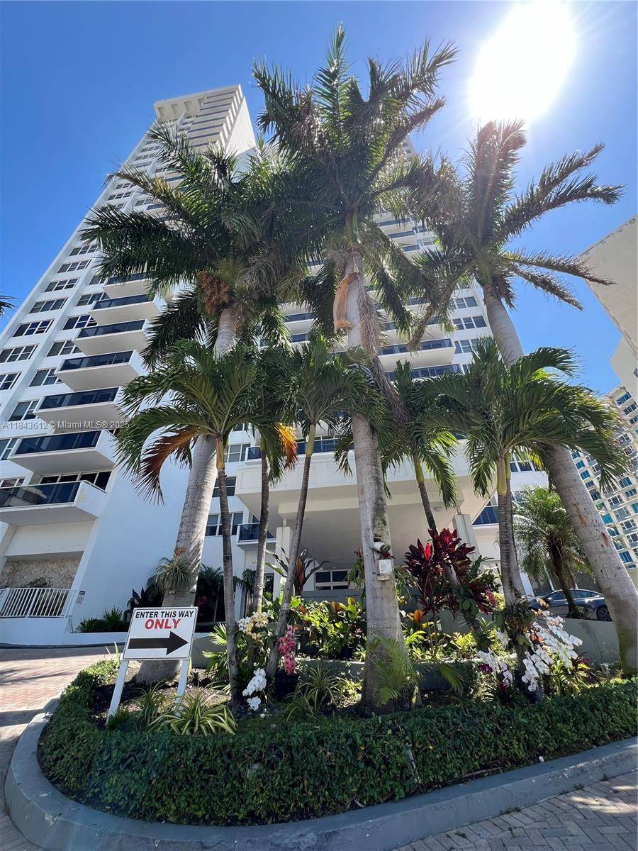 Hallandale Beach, FL 33009,3140 S Ocean Dr #303
