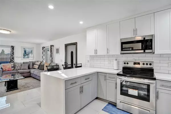 Oakland Park, FL 33334,320 NE 33rd St