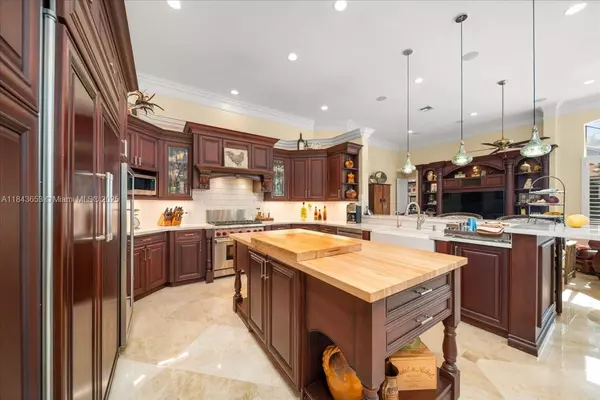 Weston, FL 33327,125 Dockside Cir