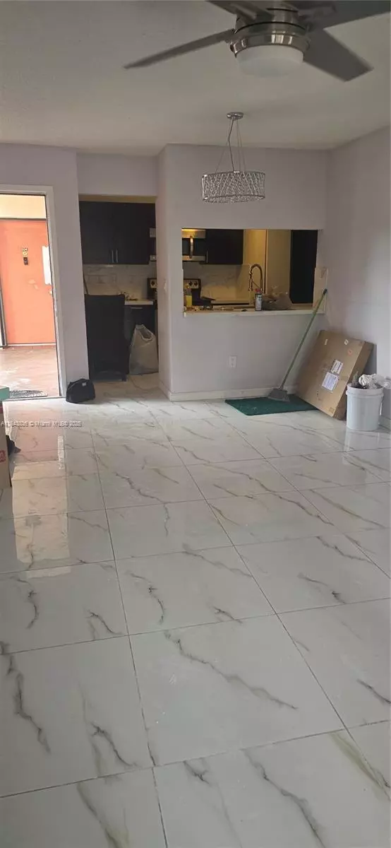 Miami, FL 33179,900 NE 209th Ter #203-31