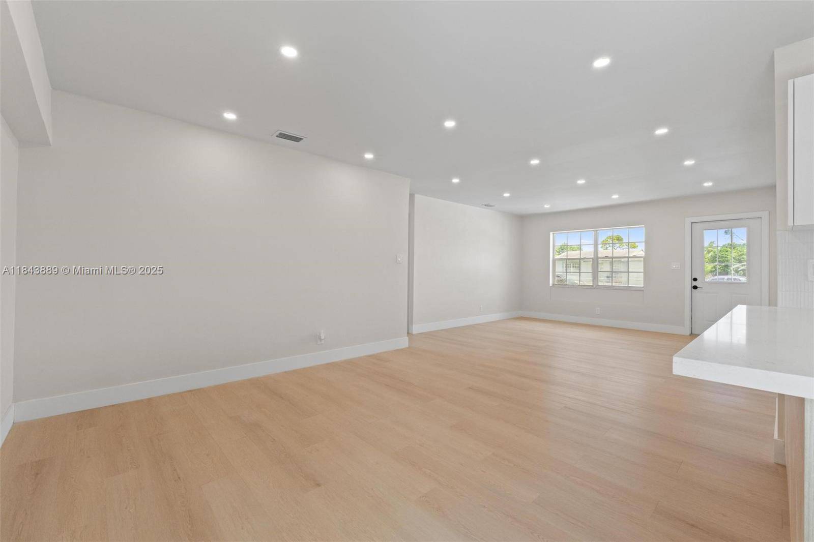 Hollywood, FL 33020,2527 Plunkett St