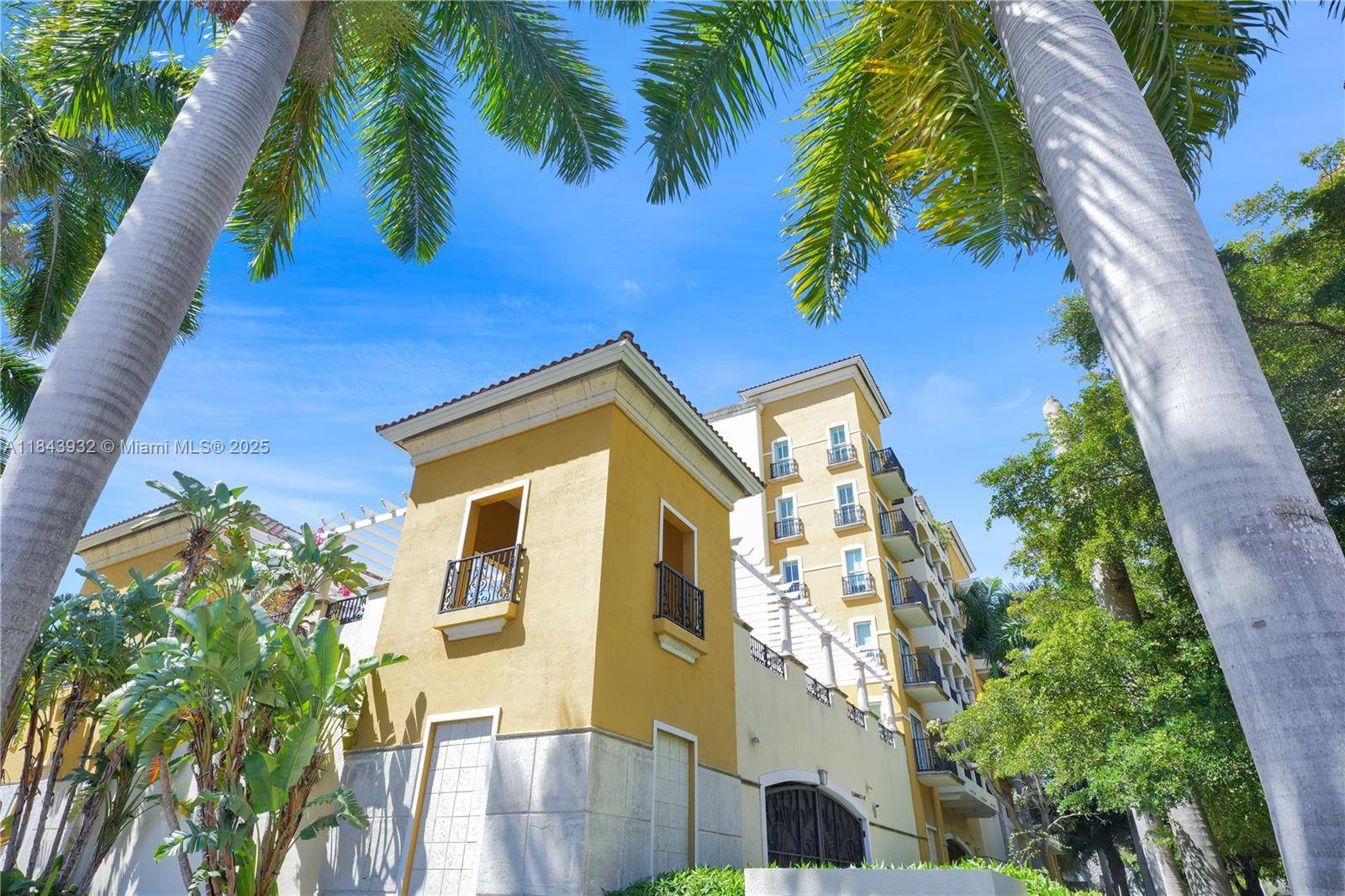 20 Calabria Ave #302, Coral Gables, FL 33134