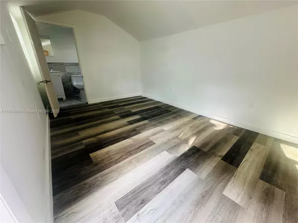 Miami, FL 33147,3010 NW 95th Ter #4