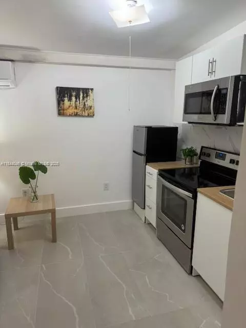 Miami, FL 33179,1270 NE 210th Ter #B