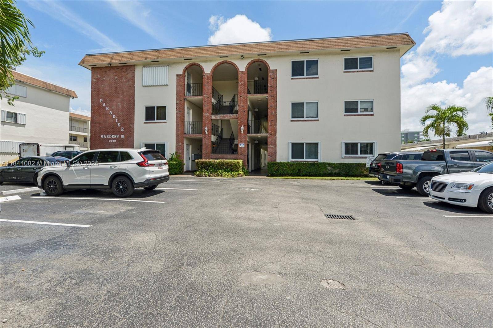 Hollywood, FL 33020,2210 Taylor St #101