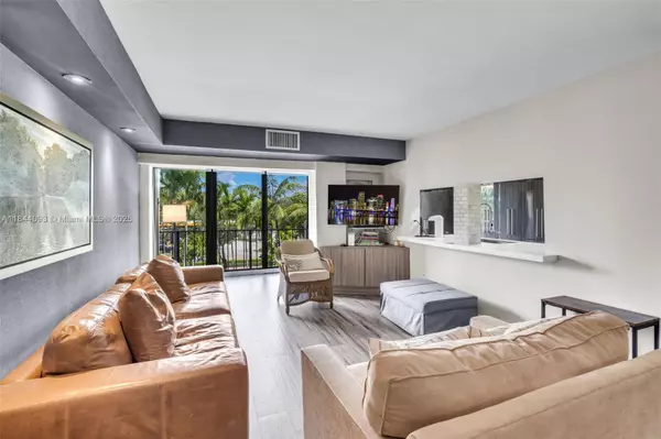 Key Biscayne, FL 33149,77 Crandon Blvd #3B