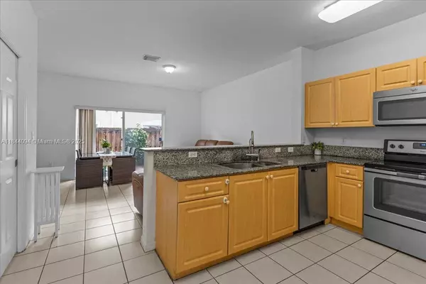 Doral, FL 33178,8245 NW 108th Ave #6-15
