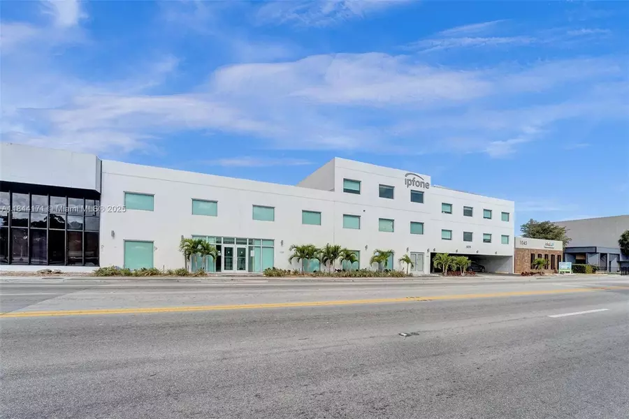 1005 NE 125th St, North Miami, FL 33161
