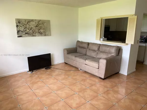 Boca Raton, FL 33434,8 Fanshaw A #8
