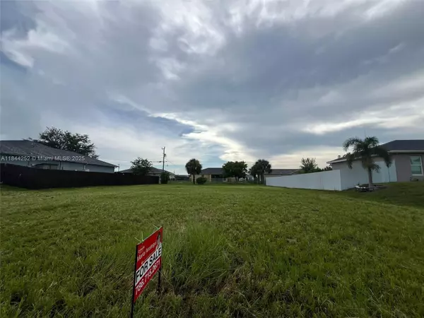 Cape Coral, FL 33909,2118 NE 5th ave